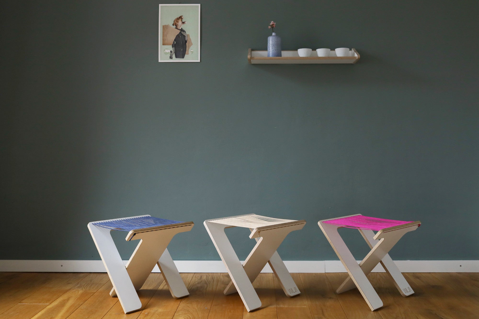 Klapphocker Karl aus Holz von WILJA- faltbar, flexibel und mobil