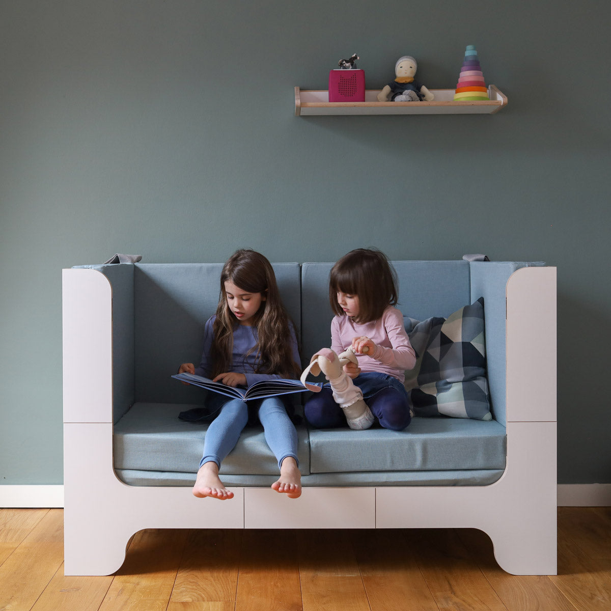 Polsterset von Nanito für mitwachsendes Kinderbett Minimalmaxi als Sofa