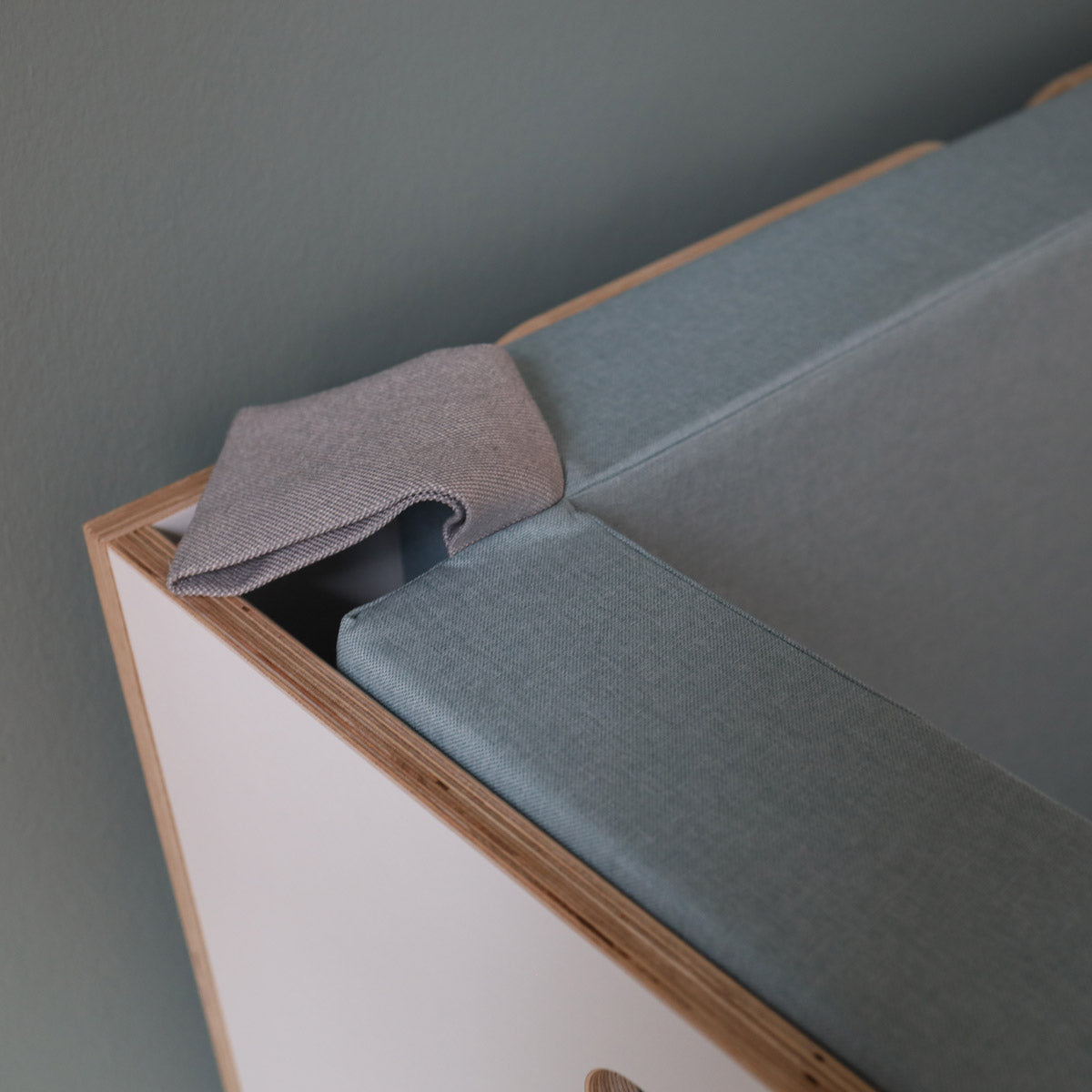 Polsterset von Nanito für Kinderbett Minimalmaxi als Sofa Polster im Detail